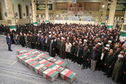 تصاویر/ اقامه نماز رهبر انقلاب بر پیکر ۷ شهید راه قدس