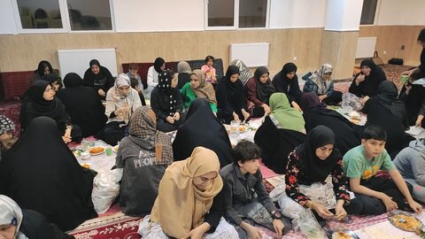 تصاویر/مراسم ضیافت افطاری در مدرسه علمیه صدیقه طاهره غرق آباد
