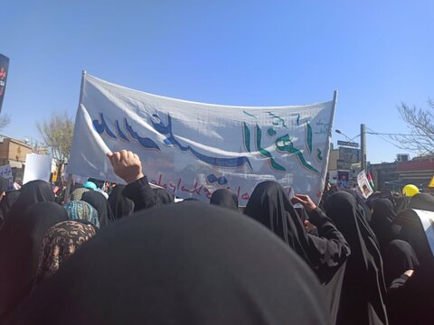تصاویر/ حضور طلاب مدرسه علمیه الزهرا(س) اراک در راهپیمایی روز قدس