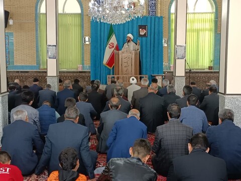 تصاویر/ اقامه نماز جمعه شهرستان شربیان