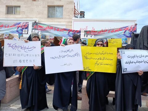 تصاویر/ حضور طلاب مدرسه علمیه ریحانة الرسول ارومیه در راهپیمایی روز قدس