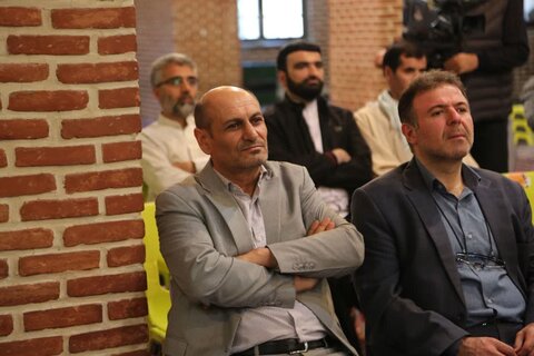 تصاویر/دیدار صمیمی شاعران اردبیلی با نماینده ولی فقیه در استان
