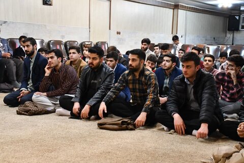 تصاویر/ ضیافت افطاری با حضور دانش آموزان مدارس شهرستان  خوی