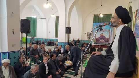 تصاویر/ برگزاری محفل انس با قرآن در امامزاده عبدالله (ع ابوزیدآباد