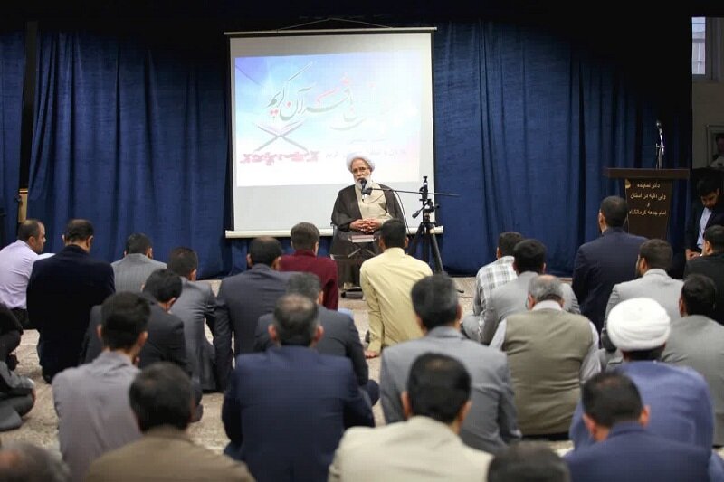 جلسات خانگی قرآن کریم سابقه‌ای دیرینه در شهر کرمانشاه دارد