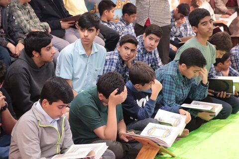 حضور 180 دانش آموزش چهار ناحیه شیراز در مدرسه علمیه منصوریه