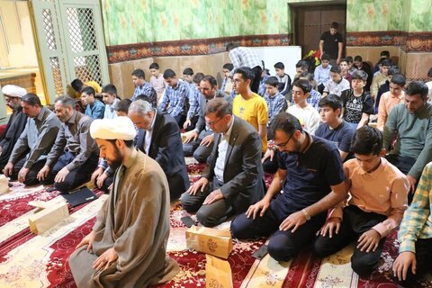 حضور 180 دانش آموزش چهار ناحیه شیراز در مدرسه علمیه منصوریه