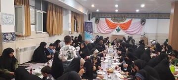 کلیپ| مراسم ضیافت افطار در مدرسه علمیه فاطمه الزهرا (س) ساوه