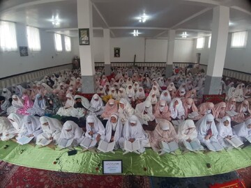 تصاویر/ محفل انس با قرآن کریم دانش آموزی در چهاربرج