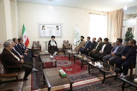 دیدار مدیرعامل و هیئت مدیره شرکت نفت و گاز پارس با آیت الله حسینی بوشهری