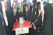 تصاویر/ بازدید دانش آموزان از نمایشگاه «قرآن و عترت» کرمانشاه