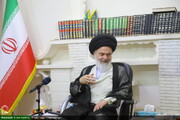 Ayatollah Hosseini Bushehri Meets with Senior Clerics