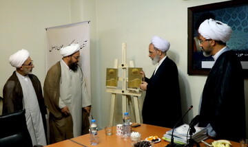 تصاویر/  آئین رونمایی از کتاب عیون الاصول شهید ثالث و بازدید از بخش رسانه مرکز مدیریت حوزه علمیه البرز با حضور آیت‌الله اعرافی