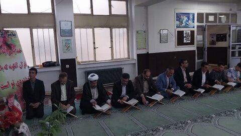 تصاویر/ برگزاری محفل انس با قرآن دانش آموزی در  میاندوآب