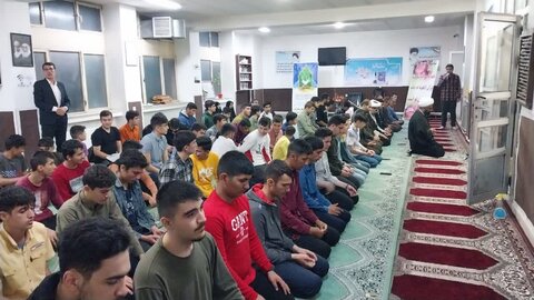 تصاویر/ برگزاری محفل انس با قرآن دانش آموزی در  میاندوآب