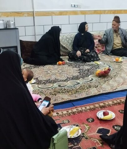 تصاویر/دیدار با خانواده شهید بهرامی توسط گروه جهادی مدرسه علمیه فاطمه الزهرا (س)ساوه