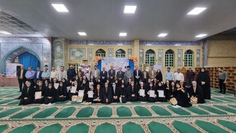 تصاویر/ جشن دانش آموزان روزه اولی و تجلیل از برترین‌های قرآنی در گناوه