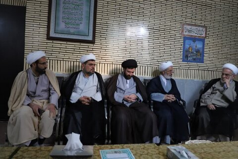 تصاویر/جلسه نماینده ولی فقیه در کردستان با کادر و اساتید مدرسه علمیه امام صادق (ع) بیجار