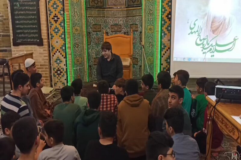 برگزاری سنت اعتکاف ماه مبارک رمضان دانش آموزی در کرمانشاه+ تصاویر