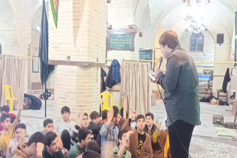 برگزاری سنت اعتکاف ماه مبارک رمضان دانش آموزی در کرمانشاه+ تصاویر