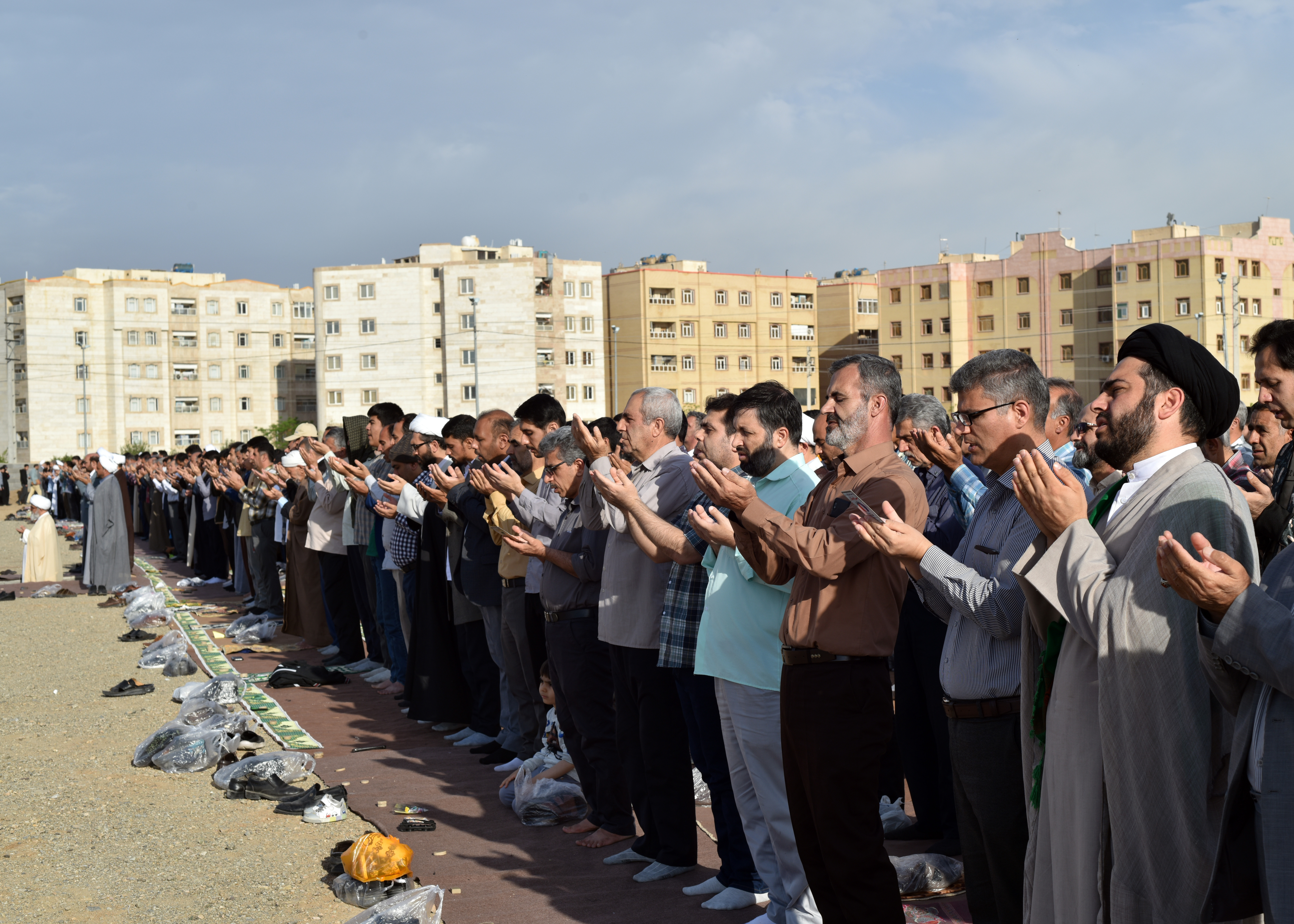 بالصور/ إقامة صلاة عيد الفطر السعيد في مختلف أرجاء إيران الإسلامية