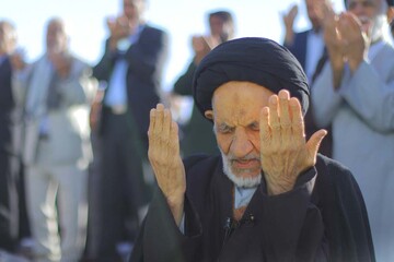 تصاویر/ اقامه نماز عید سعید فطر در بیرجند