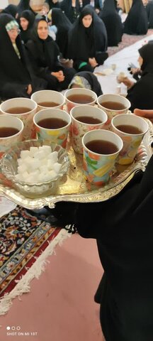 تصاویر/ مراسم وداع با ماه رمضان به همراه افطاری در مدرسه علمیه الزهرا (س) خوی