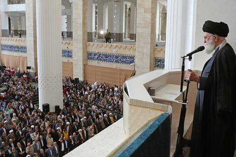 تصاویر/ اقامه نماز عید سعید فطر به امامت رهبر معظم انقلاب اسلامی