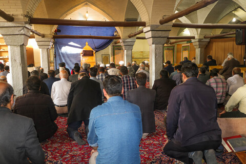 تصاویر/ مراسم احیای سحر  و اقامه نماز عید فطر مسجدنو بازار