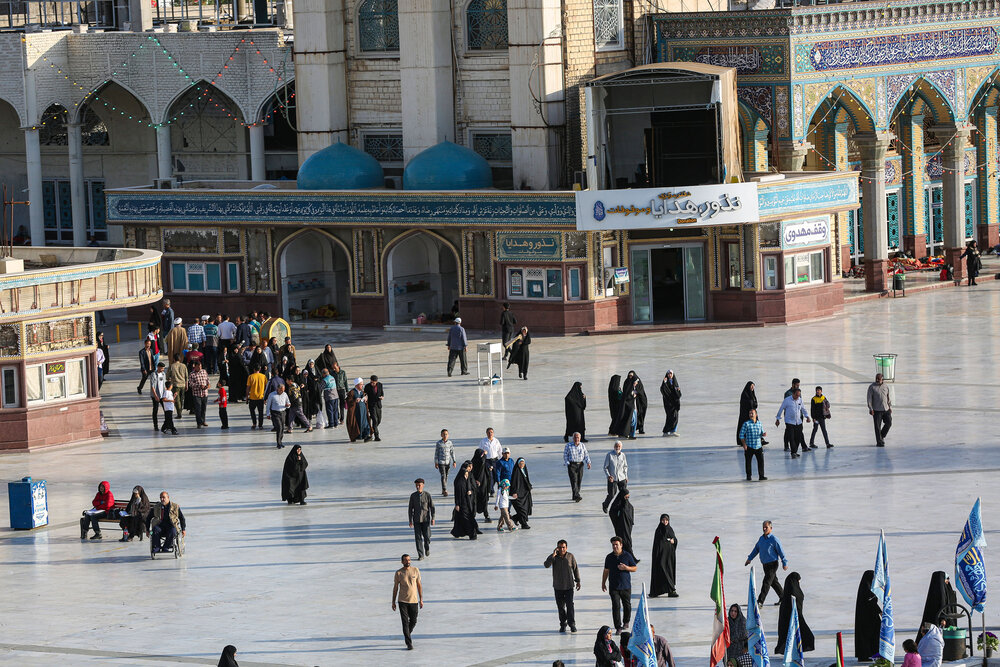 حضور با شکوه نمازگزاران مسجد مقدس جمکران در روز عید فطر