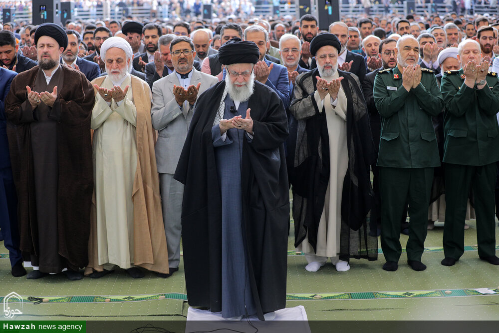तस्वीरें/ इस्लामी क्रांति के नेता के नेतृत्व में ईद-उल-फ़ित्र की नमाज़ के भावपूर्ण दृश्य