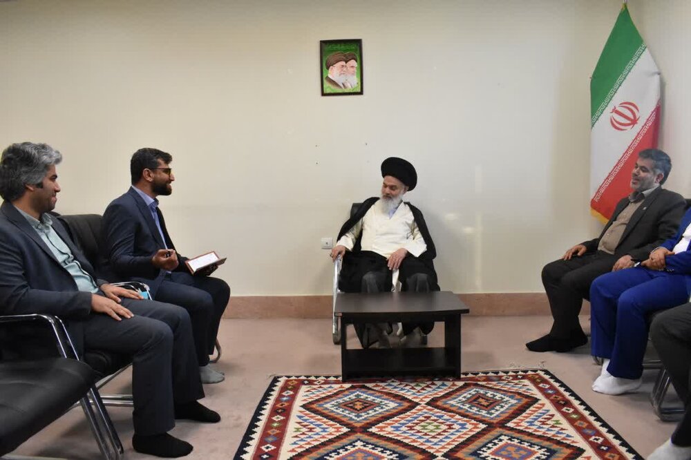 تصاویر/ دیدار آیت الله حسینی بوشهری با اعضای صندوق پژوهش و فناوری دانشگاه خلیج فارس بوشهر
