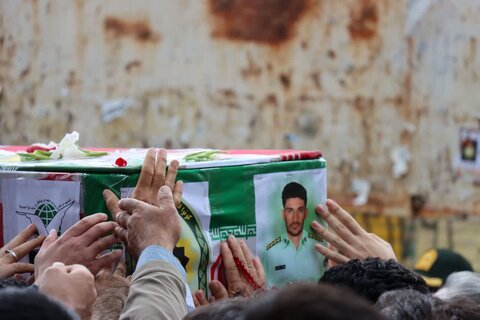 تصاویر مراسم تشییع و خاکسپاری پیکر مطهر شهید مدافع امنیت در الشتر
