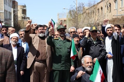 تصاویر/ تجمع مردم شهرستان تکاب در حمایت از اقدام سپاه علیه رژیم صهیونیستی