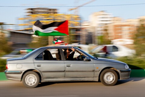 تصاویر/ راهپیمایی خودرویی مردم قم در حمایت از عملیات سپاه علیه رژیم صهیونیستی