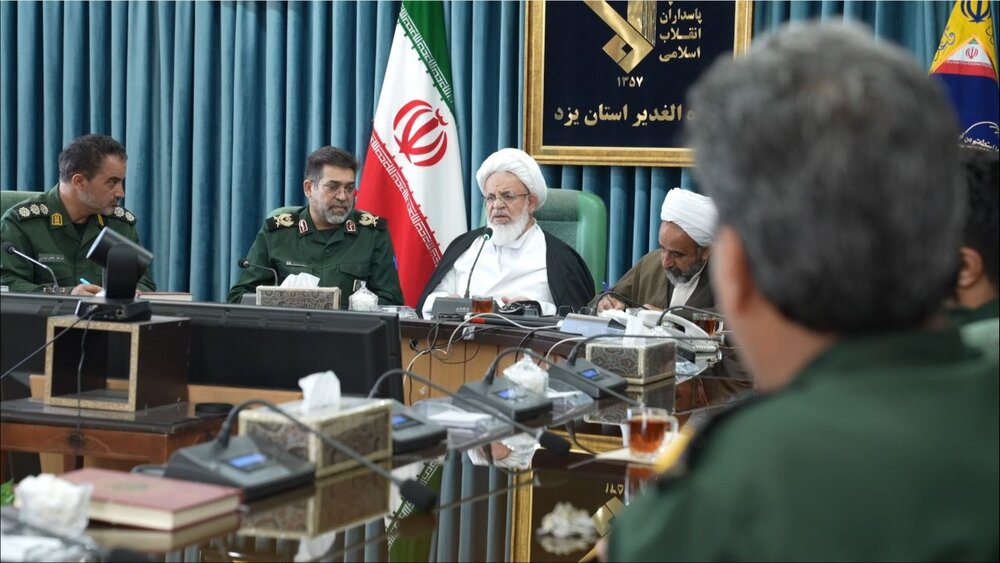 خبرگزاری حوزه - تصاویر/ دیدار امام جمعه یزد با فرماندهان سپاه الغدیر یزد