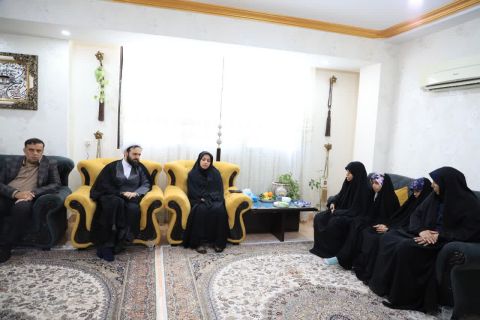 خدمتگزاری به خانوادههای معظم شهدا و ایثارگران افتخارآفرین است