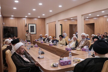 تصاویر/ بازدید نماینده آیت الله العظمی سیستانی از مدرسه علمیه امام عصر(ع)