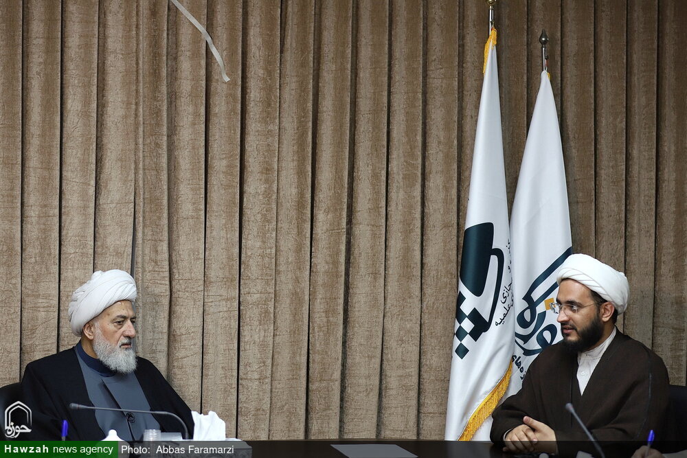 زیارة الشیخ الخطیب لمرکز الإعلام والعالم الإفتراضي للحوزات العلمیة زیارة الشیخ الخطیب لمرکز الإعلام والعالم الإفتراضي للحوزات العلمیة