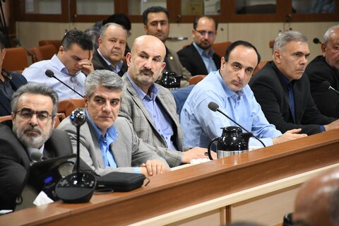 تصاویر/  نشست نماینده ولی فقیه در آذربایجان غربی با جمعی از فعالین اقتصادی در راستای تحقق شعار سال