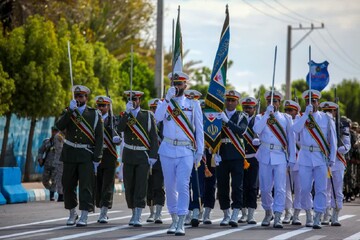 فیلم| رژه روز ارتش در بندرعباس