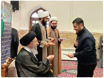 طلاب ممتاز مدرسه علمیه امام خمینی(ره) گرگان تجلیل شدند