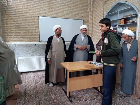 تجلیل حجت‌الاسلام والمسلمین رفیعی از طلاب مبلغ مدرسه علمیه امام خمینی (ره) یزد