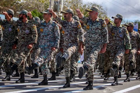 تصاویر/ رژه گرامیداشت روز ارتش در بندرعباس