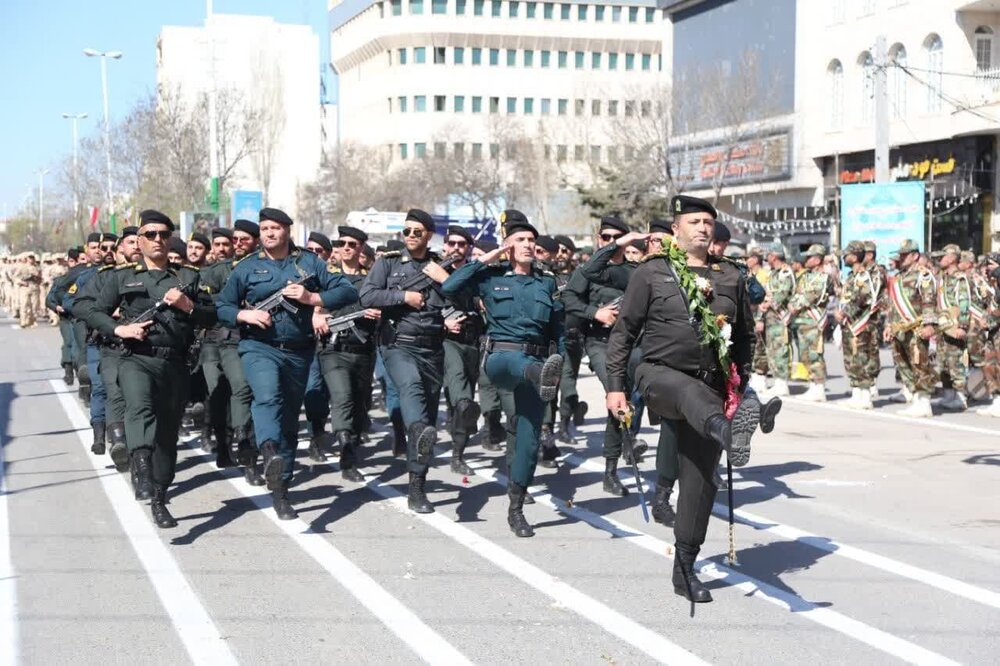 رژه نیروهای مسلح در اردبیل