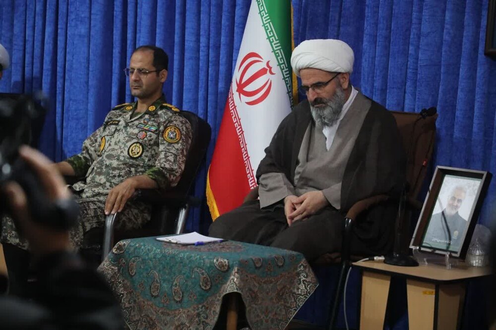 ارتش در خط مقدم خودکفایی و پیشرفت نظامی قرار دارد/ صلابت نیروهای مسلح مایه افتخار ملت ایران است