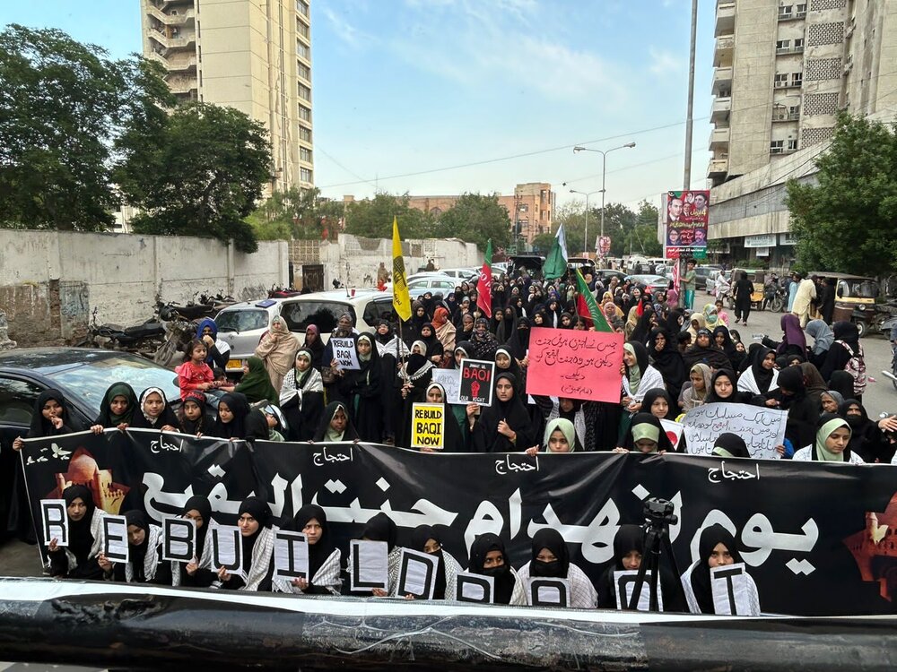 सऊदी अरब में नृत्य, संगीत और शराब की अनुमति है, लेकिन पैगंबर की बेटी की कब्र पर जाना प्रतिबंधित है