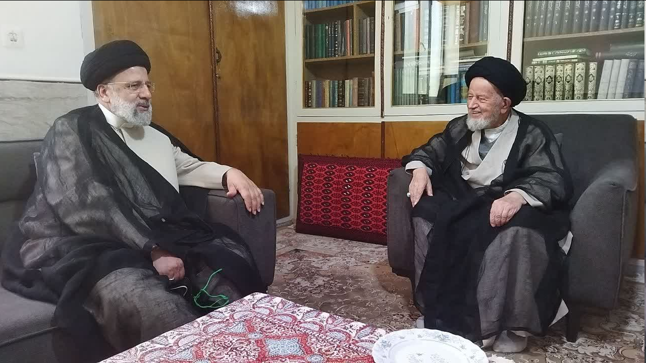 رئیس جمهور با آیتالله شاهچراغی دیدار کرد + عکس