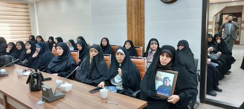 تصاویر/ نشست فعالین عرصه عفاف و حجاب با فرماندار ارومیه