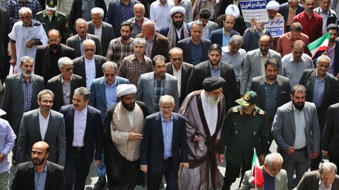 راهپیمایی نمازگزاران جمعه کرج در حمایت از عملیات سپاه پاسداران انقلاب اسلامی